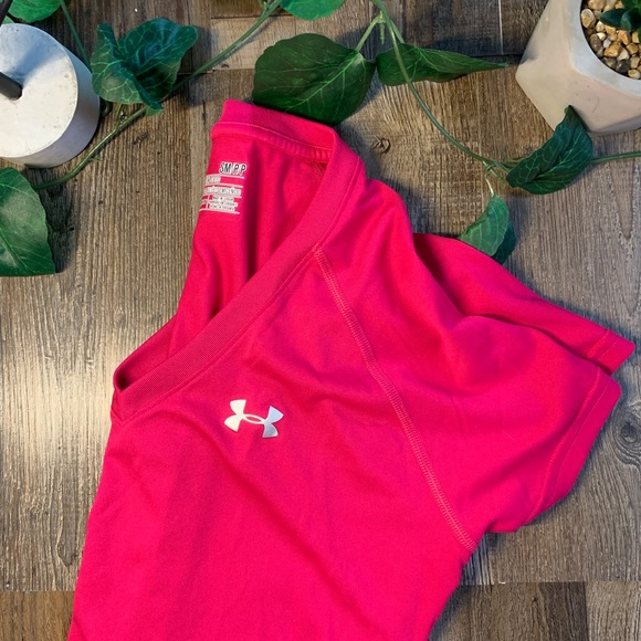 4 FOR $25⭐️ Under Armour Tee - Picture 2 of 7